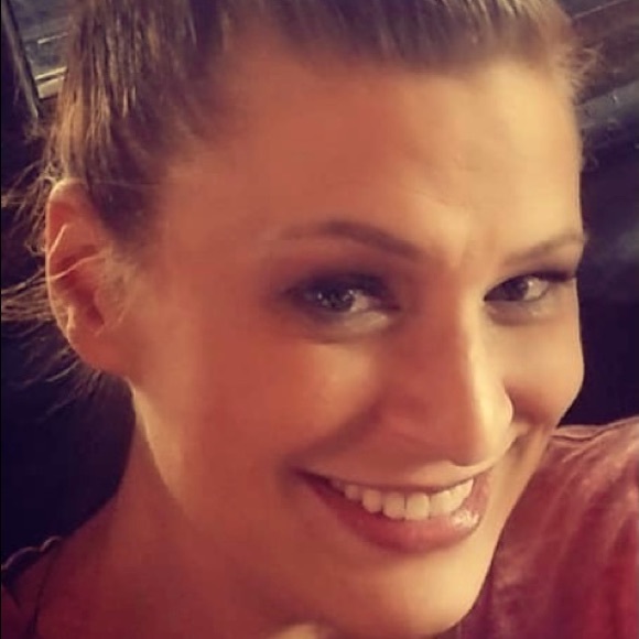 Meet your Posher, Jennie - Picture 1 of 1